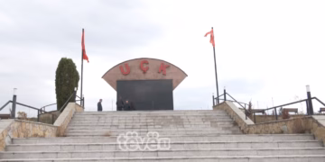 Zbulohet busti i Fitim Jakupit në Klinë