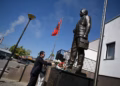 Kurti bëri homazhe te shtatorja e Heroit të Kosovës, Xhavit Haziri