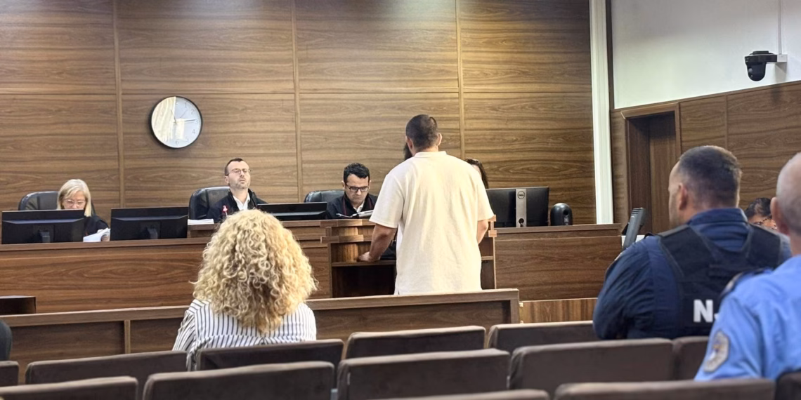 “Flitej se Muhamet Lika kishte pasur marrëdhënie me nënën e të dyshuarit”- dëshmitari rrëfen çfarë kishte dëgjuar pas vrasjes së policit