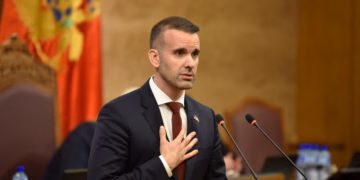 Qeveria e Malit të Zi shpall modelin e ri të pagave, nga janari 2027 rroga minimale deri në 1400 euro