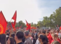 Mërgata shqiptare në Zvicrës ngrihet në protestë kundër vendimit të Speciales, jehojnë thirrjet “UÇK”