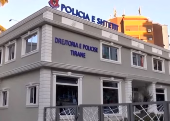 Aksion i policisë në Tiranë, arrestohen 8 persona të kërkuar për vrasje, drogë dhe vjedhje