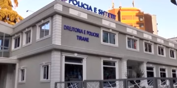 Aksion i policisë në Tiranë, arrestohen 8 persona të kërkuar për vrasje, drogë dhe vjedhje