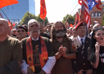 Protesta në Prishtinë, shqiptarët kundër aktgjykimit politik në Hagë