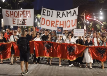 Vijon në ditën e 123-të protesta në Tiranë