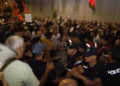 Tensionet gjatë protestës së djeshme në Shqipëri, arrestohen 14 persona