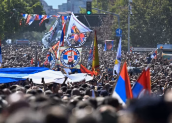 Nga ministrat te ‘Ujqërit e Natës’: Kush iu bashkua varrimit të kriminelit të dënuar Ratko Mlladiq në Beograd