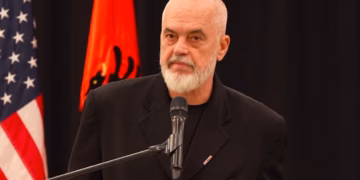 Rama në Detroit për vendimin e Hagës: Refuzoj “varrosjen për së gjalli” të katër njerëzve, populli i Kosovës s’e gjen veten në atë vendim