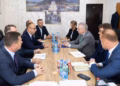 Ambasadori i BE-së Schuebel fton kryetarët e veriut të bashkëpunojnë me nivelin qendror