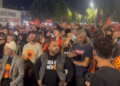 Protestuesit fillojnë të mblidhen sërish në sheshin “Skënderbeu” në Prishtinë