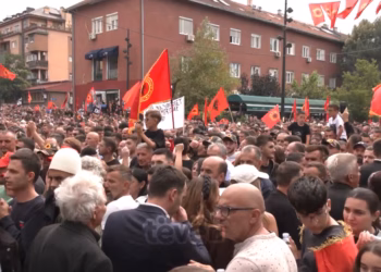 Mbushen sheshet e kryeqytetit në mbështetje të ish-krerëve të UÇK-së