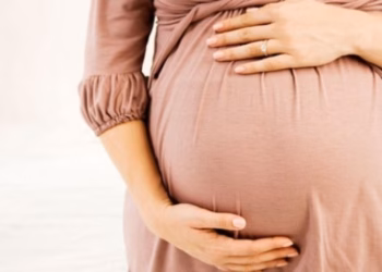 Gjërat që nuk duhet t’ja thoni një femre shtatzënë