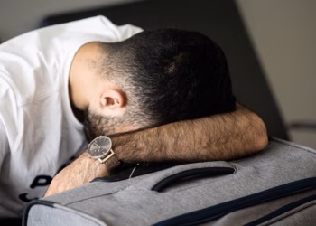 Këto janë 5 gabimet që po ju “vjedhin” energjinë çdo ditë