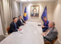 Abdixhiku takon ambasadorin e BE-së, në fokus zhvillimet politike dhe funksionalizimi i institucioneve