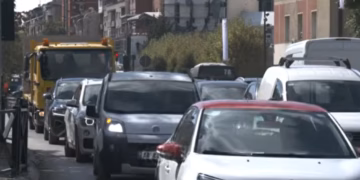 2 euro për vetura, 10 për kamionë – tarifa që po trazon Prishtinën