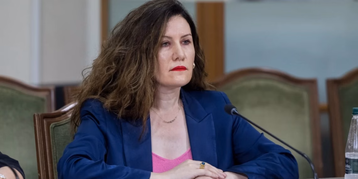 Mediat në Shqipëri: Vlora Hyseni i dorëzohet policisë së Shqipërisë në kufi me Kosovën