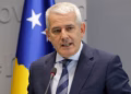 Xhelal Sveçla dënohet me një vit burgim me kusht për hedhje të gazit lotsjellës në Kuvend