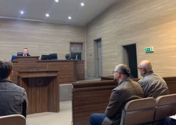 Dështon të nisë gjykimi në mungesë ndaj pesë të akuzuarve për vrasjen e pesë civilëve shqiptarë gjatë luftës