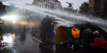 Evropa në rrugë: Mbi 400 mijë francezë në protestë, përplasje me policinë në Belgjikë dhe mijëra demonstrues në Spanjë