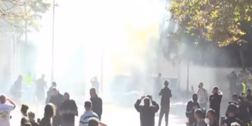 Protesta në Tiranë, tetë të lënduar, mes tyre një deputet dhe katër protestues