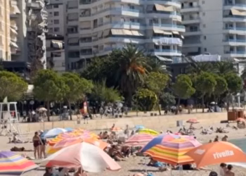 Turizmi në bregdetin shqiptar vazhdon edhe në tetor
