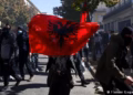 Në ditën e dhjetë të protestës, pedagogët dhe studentët vijojnë bojkotin para Parlamentit