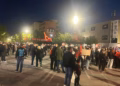 Edhe sonte është duke u zhvilluar protesta në sheshin e Prishtinës, kundër dënimit të ish-krerëve të UÇK-së