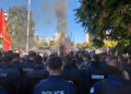 Protestuesit deklarojnë se do të qëndrojnë para Kuvendit deri pas leximit të dytë të projektligjit