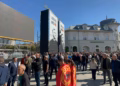 Qytetarët mblidhen në sheshin “Skënderbeu” para protestës së paralajmëruar për Ligjin për Specialen