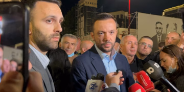 Tahiri nga protesta: Kurti dhe deputetët e VV-së të kthehen në Kuvend dhe ta votojnë ligjin