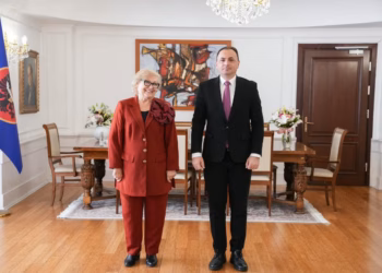 Presidentja Shiroka-Pula pret në takim drejtorin e AKI-së, flasin për situatën aktuale të sigurisë kombëtare