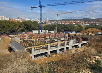 Ndalohen punimet në dy objekte ndërtimi në Prishtinë