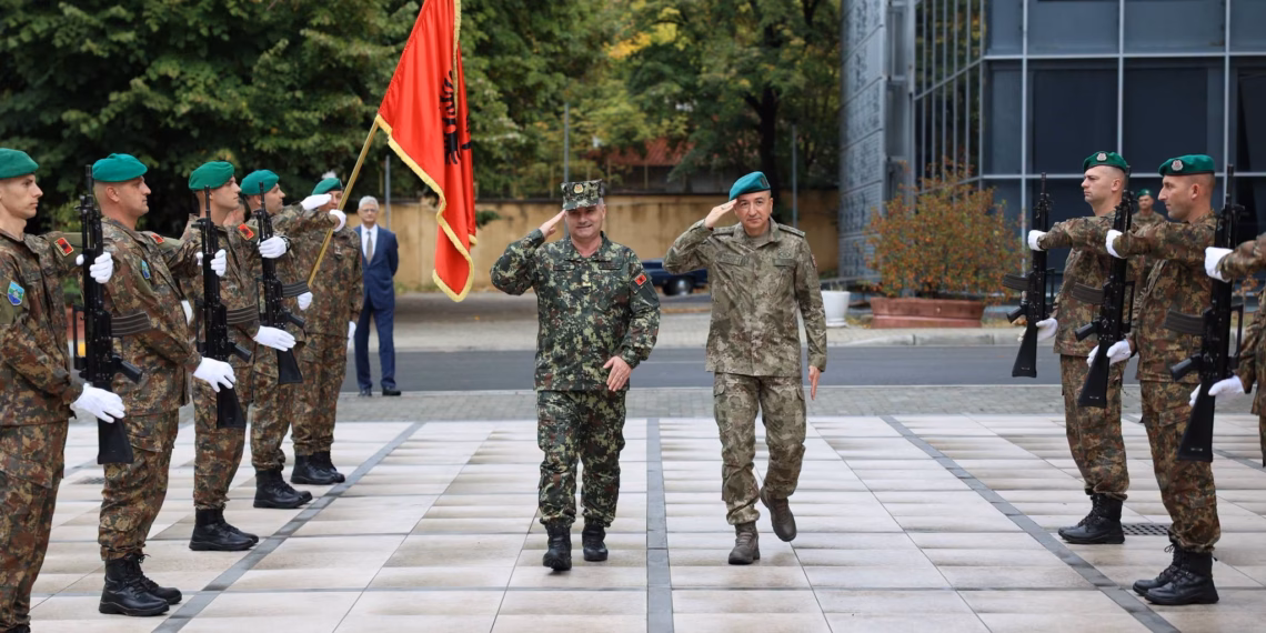 Komandanti i ushtrisë shqiptare vlerëson punën e Ulutash, rikonfirmon angazhimin në kuadër të KFOR-it