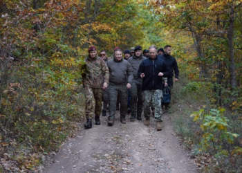 Admirali NATO-s, komandanti i KFOR-it dhe drejtori i PK-së vëzhguan një patrullim të përbashkët në veri