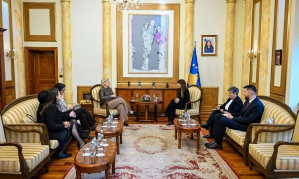 Haxhiu takon delegacionin e Forumit Ekonomik të Grave, diskutohet fuqizimi ekonomik i grave