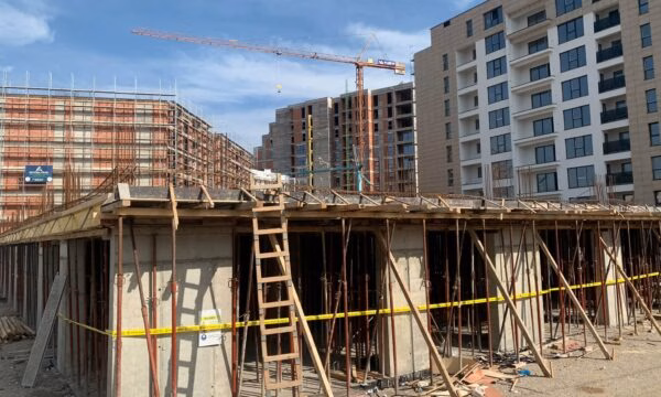 Inspektorati Qendror i Punës ndalon punimet në katër objekte ndërtimi në Gjakovë, Ferizaj dhe Gjilan