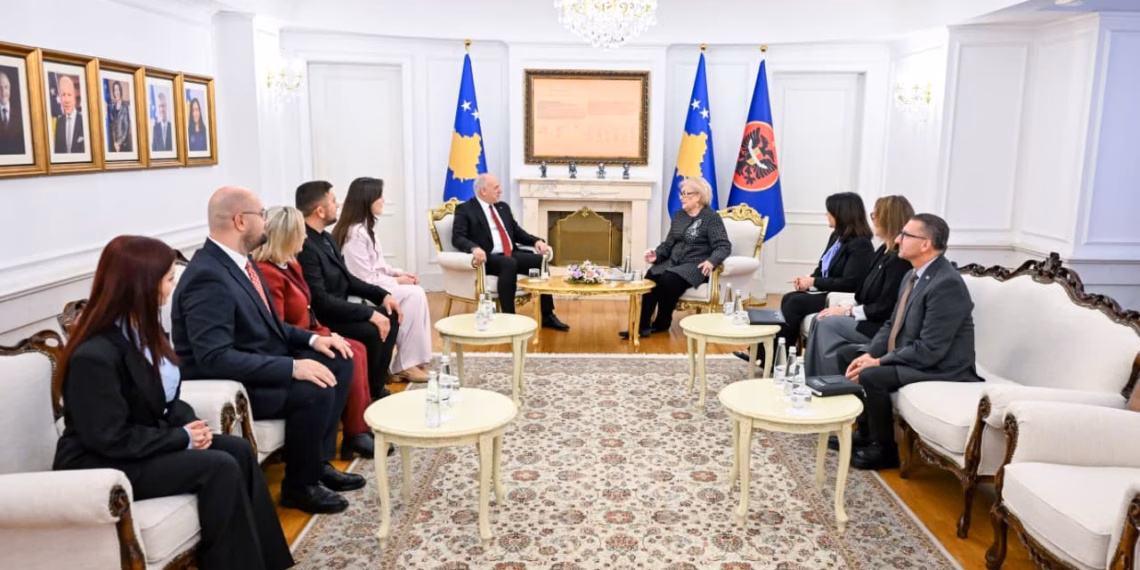 Presidentja Shiroka Pula takon Fikrim Damkën, diskutojnë për përfaqësimin e komuniteteve joshumicë
