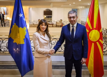 Haxhiu takohet me Mickoskin, diskutojnë projektet infrastrukturore mes Kosovës dhe Maqedonisë së Veriut