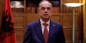Presidenti i Shqipërisë me mesazh për protestuesit: Jam i hapur për këdo që kërkon dialog