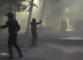 Protestuesit shkojnë para Parlamentit, përplasen me policinë