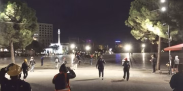 6 orë protestë, pak incidente në ditën e 13 të revoltës studentore