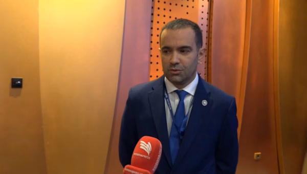 Zeka: Kosova të përshpejtojë reformat dhe investimet, partneriteti strategjik me SHBA-në lidhet me detyrimet ndaj pakicave