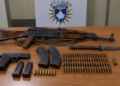 Arrestohet një person në Viti, Policia i gjen AK-47 dhe pistoletë në shtëpi