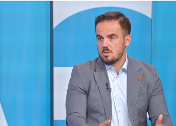 Bajrami: Partitë në Kosovë garojnë për vendin e dytë, VV-ja nuk e lëshon lidershipin