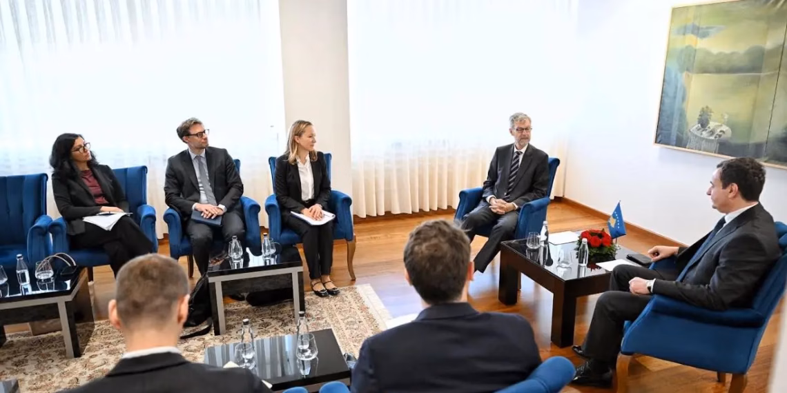 Kurti takon zëvendëspresidentin e BEI-së, diskutojnë investimet në hekurudha, diga dhe energji