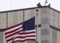Ambasada amerikane: Mbetemi të përkushtuar për të bashkëpunuar me institucionet e Kosovës