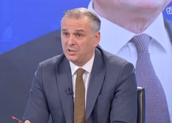 Bajqinovci: Konjufca e përfaqësoi Kosovën denjësisht në OKB, opozita gjithmonë kundër