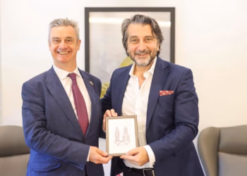 Rama takohet me ambasadorin britanik, në fokus 19 projektet strategjike të Prishtinës