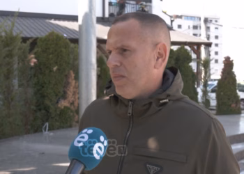 “Tha po dal me ecë…nuk ka pasur probleme më askënd” – momentet e fundit të babait me Auron Ferizin