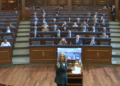 Përplasje në Kuvend, Teuta Haxhiu refuzon ta lëshojë foltoren pas përfundimit të kohës për fjalim